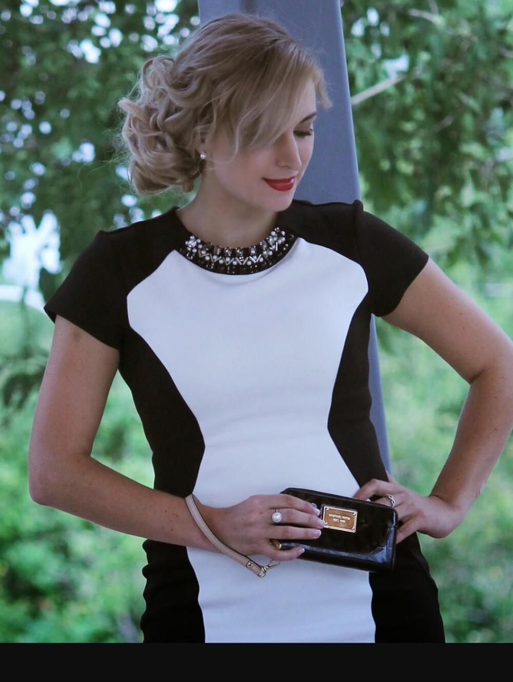 Black & White Jewel-Neck Contrast Blouse